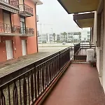 Daire Bilocale In Via Principale Vicino Piazza Nember Lido di Jesolo